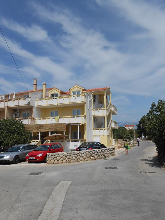 Apartments Jasmina Novalja Exterior foto
