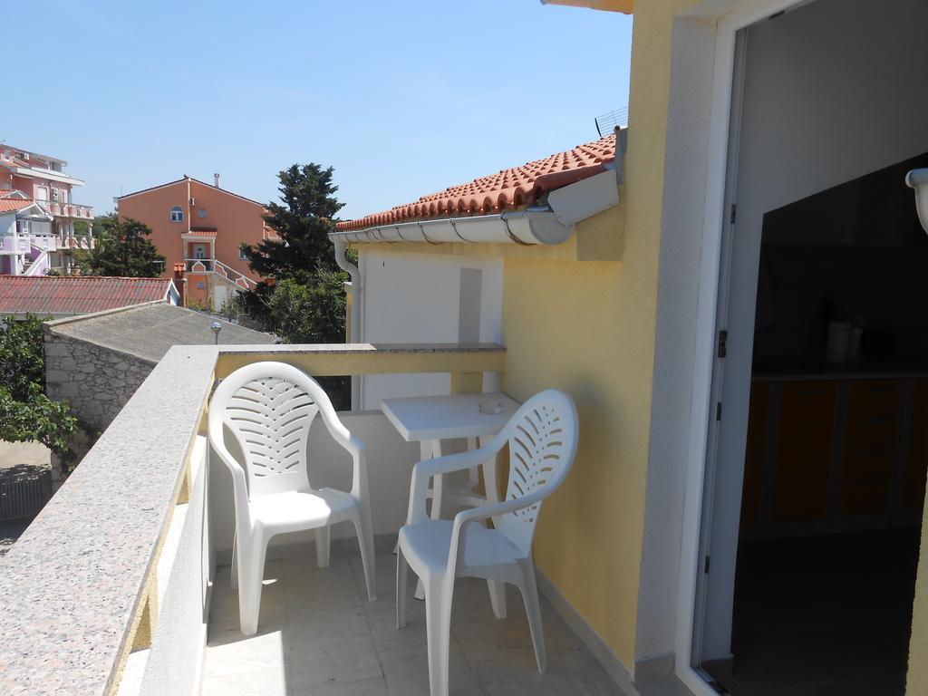 Apartments Jasmina Novalja Exterior foto