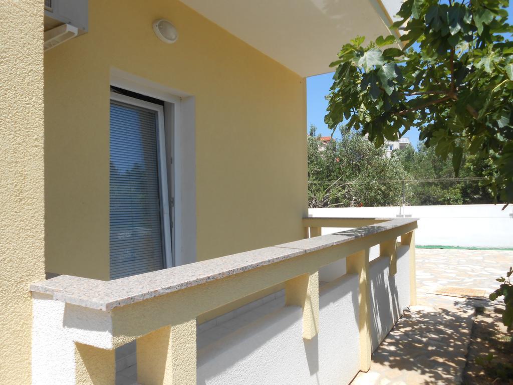 Apartments Jasmina Novalja Exterior foto