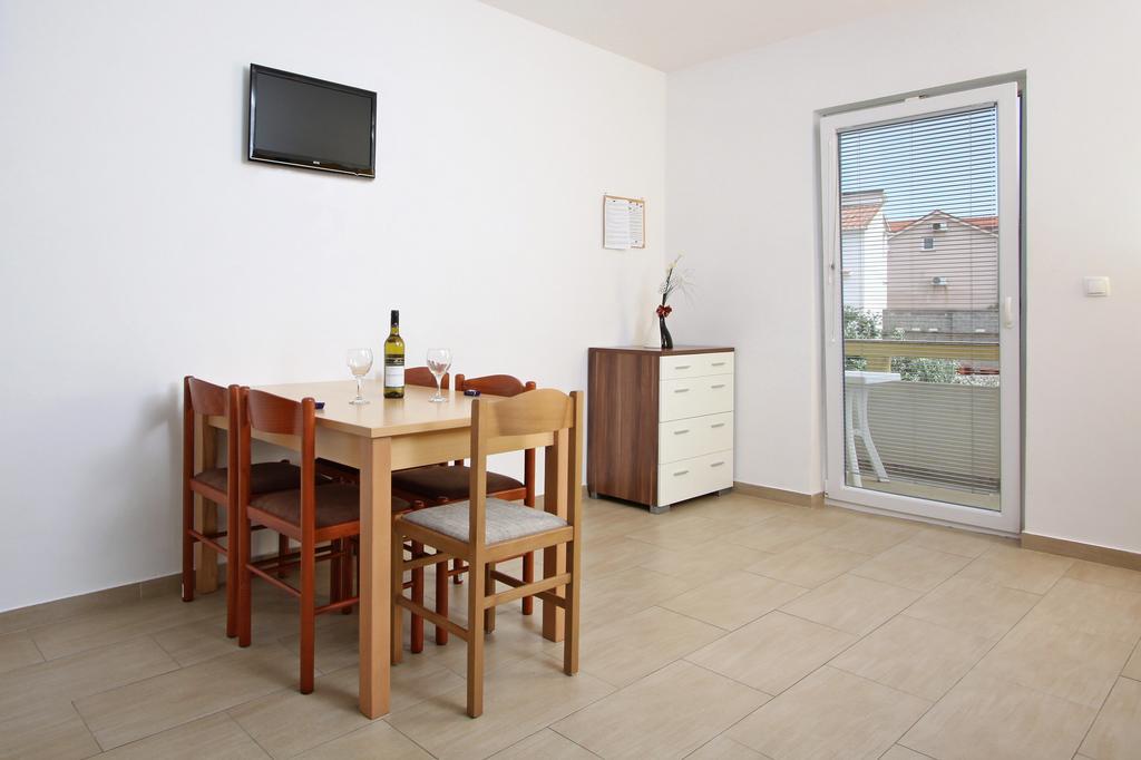 Apartments Jasmina Novalja Exterior foto